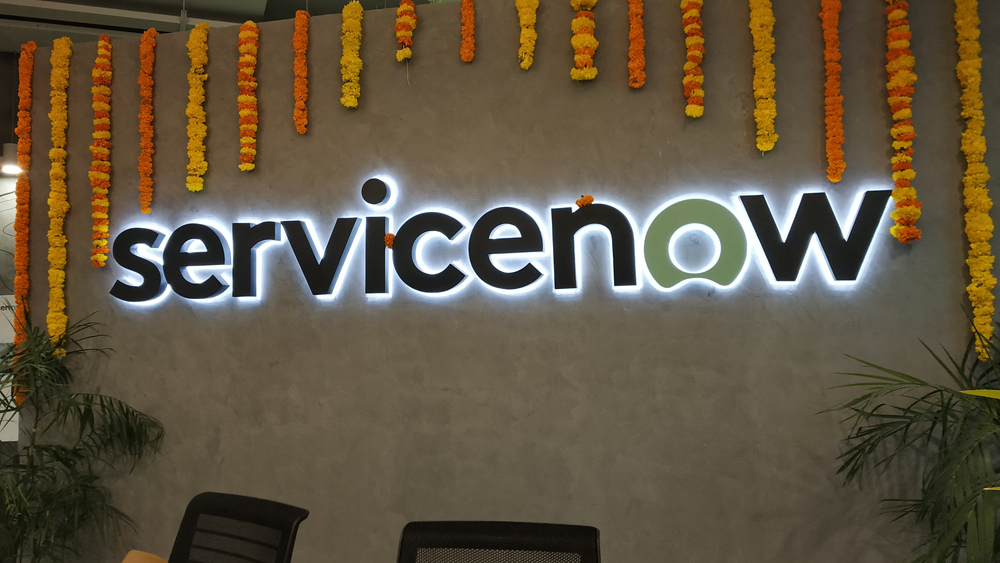Servicenow,Logo,On,Wall,,Service,Now,Is,A,American,Cloud servicenow